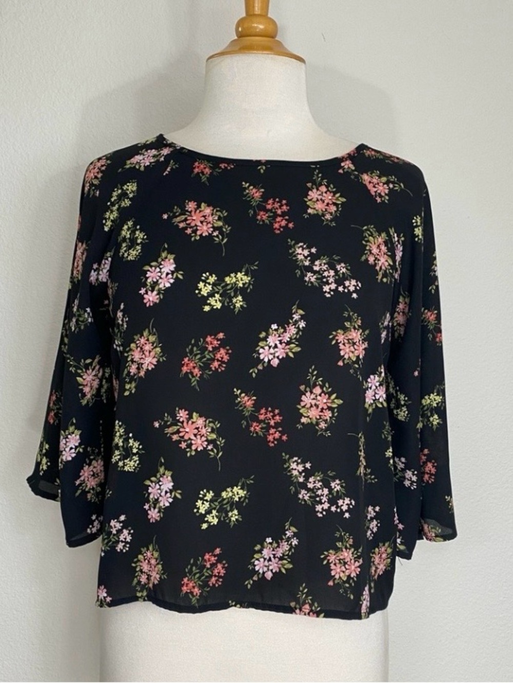 PaperMoon Juniors Black Multicolor Floral Bell Sleeve Boxy Blouse XSP Classic
